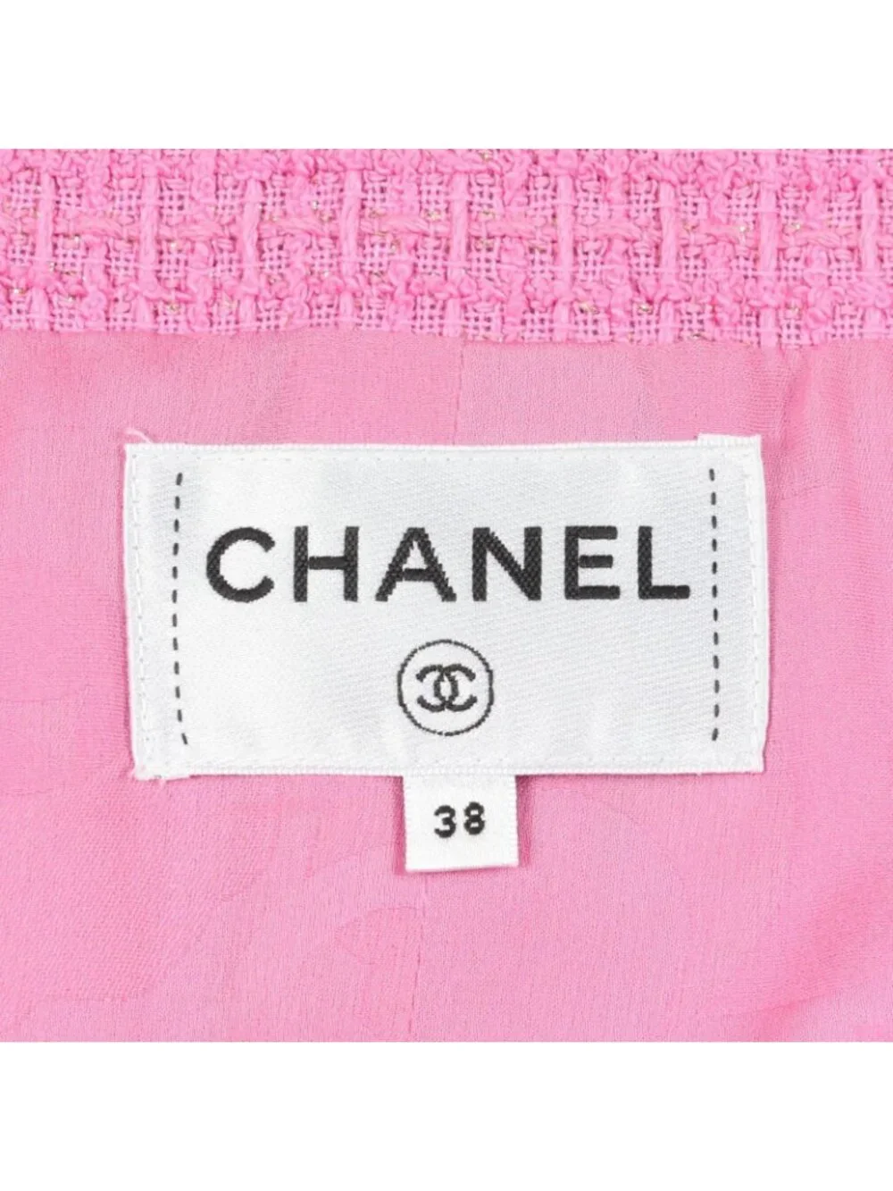 CHANEL slight signs